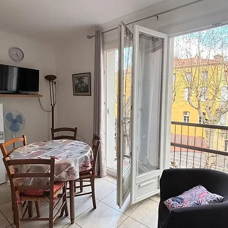 Apartmán Confortable Avec Wifi, Parking, Proche Thermes Et Centre D'amelie-les-bains - Fr-1-703-62 *